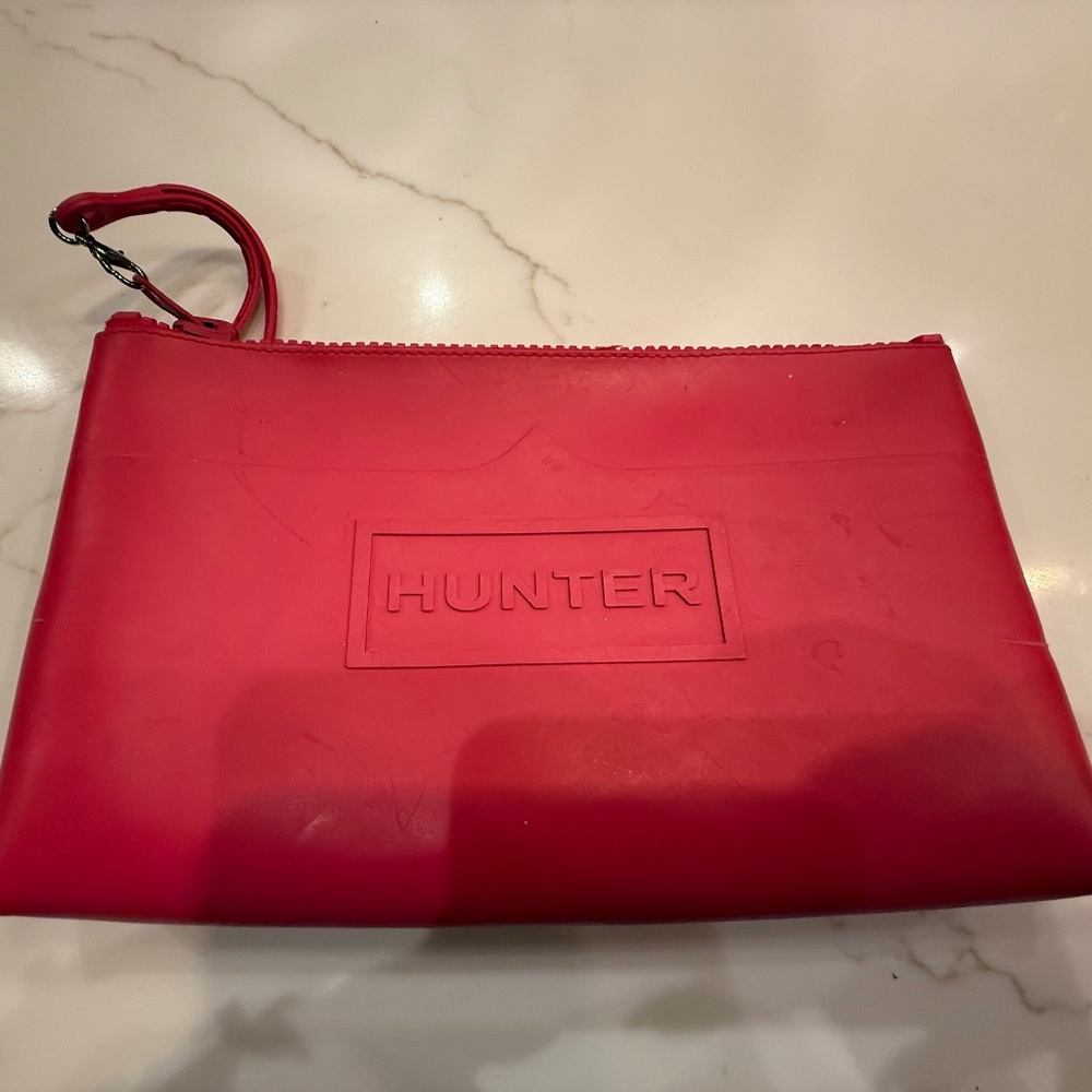 EUC Hunter Rubber Zipped Clutch